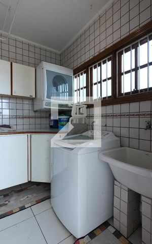 Casa para alugar com 280m², 3 quartos e 5 vagasÁre de Serviço