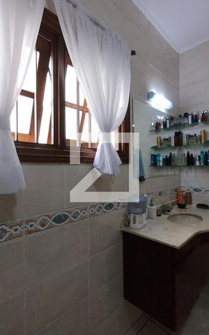 Casa para alugar com 280m², 3 quartos e 5 vagasBanheiro da Suíte 1