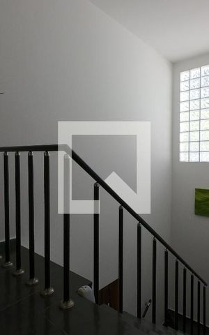 Casa para alugar com 280m², 3 quartos e 5 vagasEscada