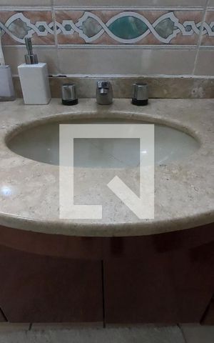 Casa para alugar com 280m², 3 quartos e 5 vagasBanheiro da Suíte 1