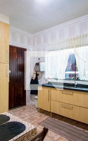 Casa à venda com 245m², 3 quartos e 2 vagas Casa à venda com 245m², 3 quartos e 2 vagasCozinha