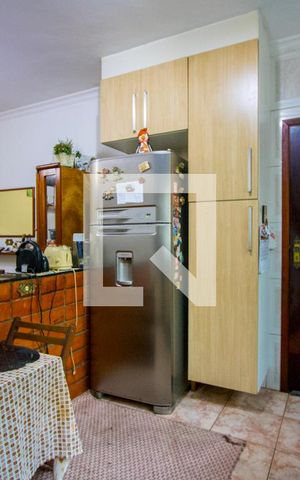 Casa à venda com 245m², 3 quartos e 2 vagas Casa à venda com 245m², 3 quartos e 2 vagasCozinha