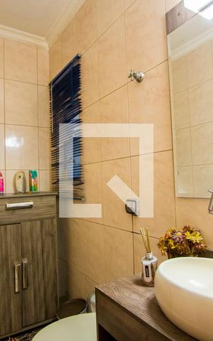 Casa à venda com 245m², 3 quartos e 2 vagas Casa à venda com 245m², 3 quartos e 2 vagasLavabo