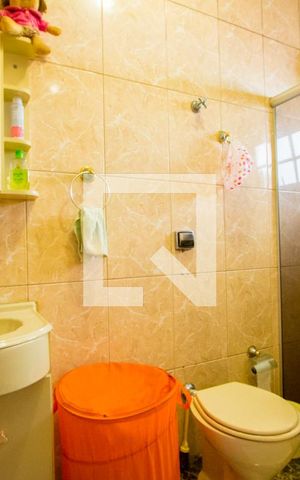 Casa à venda com 245m², 3 quartos e 2 vagas Casa à venda com 245m², 3 quartos e 2 vagasBanheiro do quarto 1