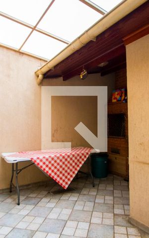 Casa à venda com 245m², 3 quartos e 2 vagas Casa à venda com 245m², 3 quartos e 2 vagasEspaço gourmet
