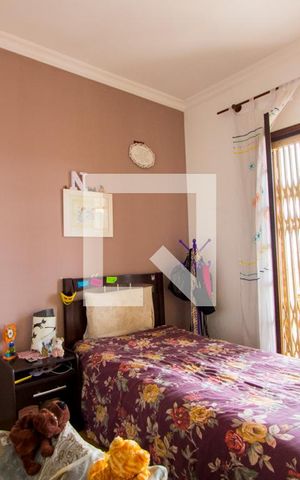 Casa à venda com 245m², 3 quartos e 2 vagas Casa à venda com 245m², 3 quartos e 2 vagasQuarto 1 - Suíte