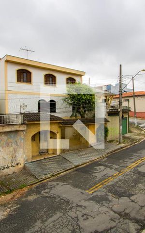 Casa à venda com 245m², 3 quartos e 2 vagas Casa à venda com 245m², 3 quartos e 2 vagasVista do quarto 2
