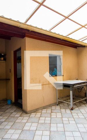Casa à venda com 245m², 3 quartos e 2 vagas Casa à venda com 245m², 3 quartos e 2 vagasEspaço gourmet