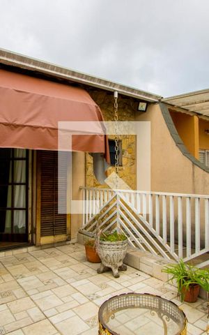 Casa à venda com 245m², 3 quartos e 2 vagas Casa à venda com 245m², 3 quartos e 2 vagasVaranda do quarto 2