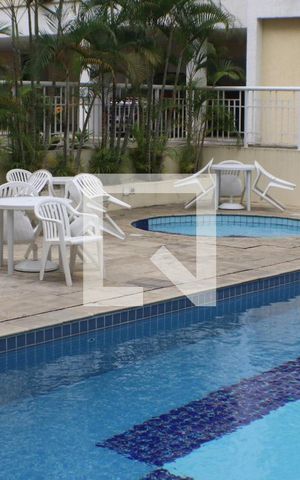 Apartamento para alugar com 65m², 2 quartos e 1 vagaÁrea comum - Piscina