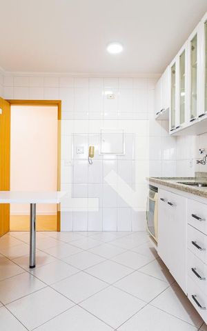 Apartamento para alugar com 105m², 3 quartos e 2 vagas Apartamento para alugar com 105m², 3 quartos e 2 vagasCozinha