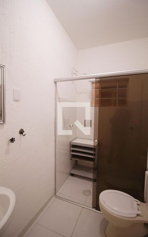 Casa à venda com 250m², 2 quartos e 1 vagaBanheiro