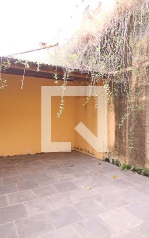 Casa à venda com 250m², 2 quartos e 1 vagaÁrea Externa