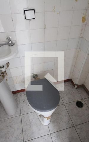 Apartamento para alugar com 70m², 2 quartos e sem vagaBanheiro de Serviço