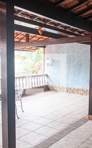 Casa à venda com 270m², 4 quartos e 1 vaga Casa à venda com 270m², 4 quartos e 1 vagaterraço