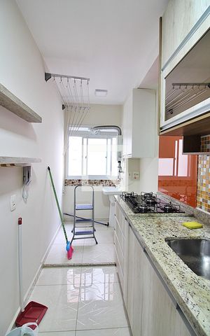 Apartamento à venda com 72m², 2 quartos e 2 vagasCozinha