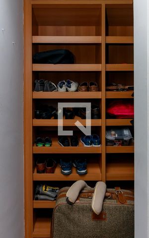 Apartamento à venda com 114m², 3 quartos e 2 vagas Apartamento à venda com 114m², 3 quartos e 2 vagasCloset