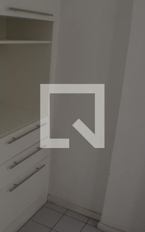 Apartamento para alugar com 81m², 3 quartos e 1 vagaÁrea de Serviço - banheiro e dependencia