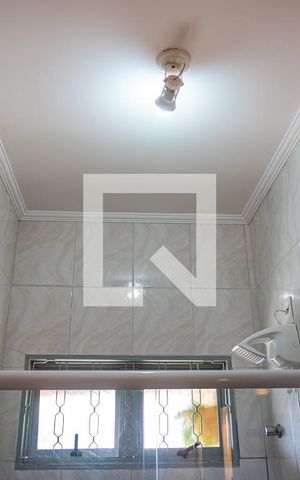 Casa à venda com 125m², 2 quartos e 2 vagas Casa à venda com 125m², 2 quartos e 2 vagasBanheiro da Suíte