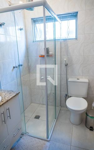 Casa à venda com 125m², 2 quartos e 2 vagas Casa à venda com 125m², 2 quartos e 2 vagasBanheiro