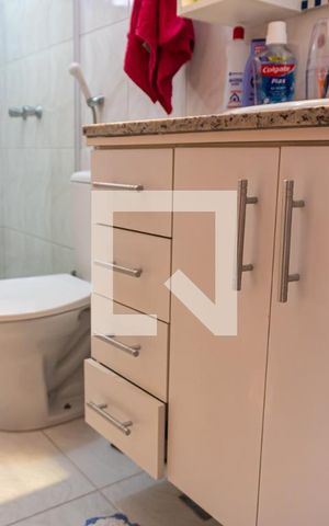 Casa à venda com 125m², 2 quartos e 2 vagas Casa à venda com 125m², 2 quartos e 2 vagasBanheiro da Suíte