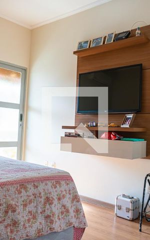 Casa à venda com 125m², 2 quartos e 2 vagas Casa à venda com 125m², 2 quartos e 2 vagasSuíte