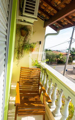 Casa à venda com 125m², 2 quartos e 2 vagas Casa à venda com 125m², 2 quartos e 2 vagasVaranda Suíte