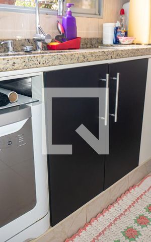 Casa à venda com 125m², 2 quartos e 2 vagas Casa à venda com 125m², 2 quartos e 2 vagasCozinha