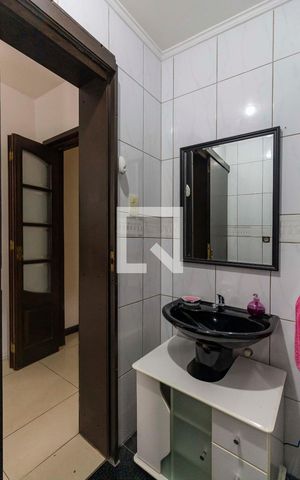 Casa à venda com 300m², 6 quartos e 2 vagas Casa à venda com 300m², 6 quartos e 2 vagasLavabo casa 1
