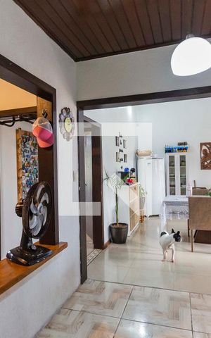 Casa à venda com 300m², 6 quartos e 2 vagas Casa à venda com 300m², 6 quartos e 2 vagasSala de Jantar casa 3