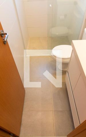 Apartamento para alugar com 57m², 2 quartos e 2 vagas Apartamento para alugar com 57m², 2 quartos e 2 vagasBanheiro Suíte 2