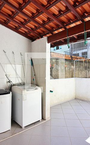 Casa à venda com 200m², 3 quartos e 1 vagaLavanderia