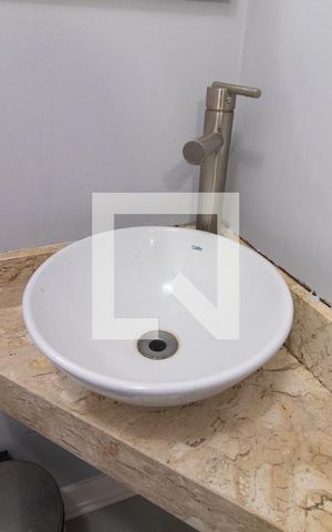 Casa à venda com 300m², 3 quartos e 2 vagas Casa à venda com 300m², 3 quartos e 2 vagasLavabo
