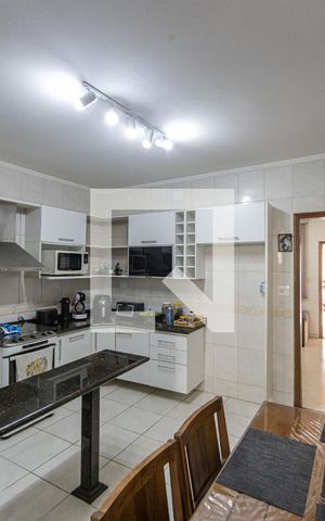 Casa à venda com 130m², 3 quartos e 1 vaga Casa à venda com 130m², 3 quartos e 1 vagaCozinha