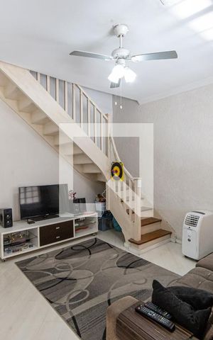 Casa à venda com 130m², 3 quartos e 1 vaga Casa à venda com 130m², 3 quartos e 1 vagaSala