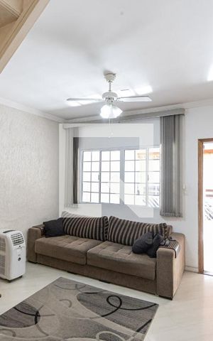 Casa à venda com 130m², 3 quartos e 1 vaga Casa à venda com 130m², 3 quartos e 1 vagaSala