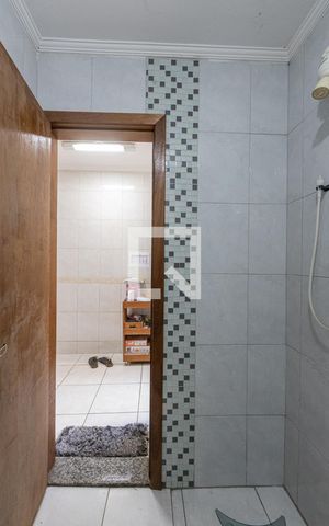 Casa à venda com 130m², 3 quartos e 1 vaga Casa à venda com 130m², 3 quartos e 1 vagaBanheiro Social