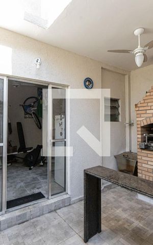 Casa à venda com 130m², 3 quartos e 1 vaga Casa à venda com 130m², 3 quartos e 1 vagaChurrasqueira