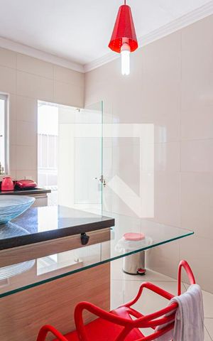 Casa à venda com 216m², 4 quartos e 2 vagas Casa à venda com 216m², 4 quartos e 2 vagasCozinha
