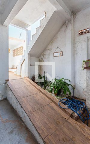 Casa à venda com 216m², 4 quartos e 2 vagas Casa à venda com 216m², 4 quartos e 2 vagasGaragem