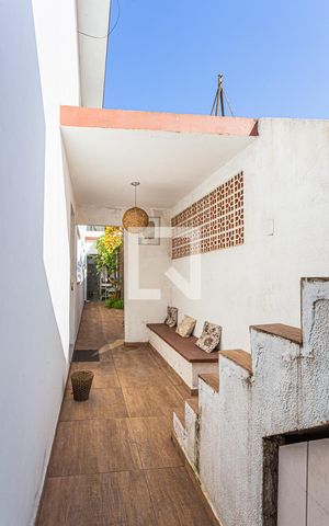 Casa à venda com 216m², 4 quartos e 2 vagas Casa à venda com 216m², 4 quartos e 2 vagasCorredor Casa Inferior