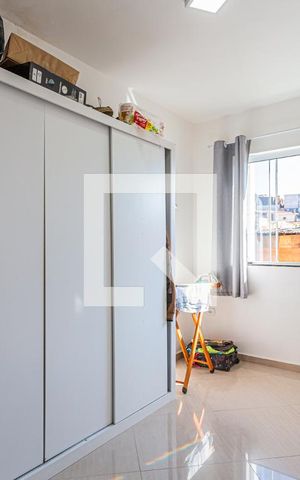 Casa à venda com 216m², 4 quartos e 2 vagas Casa à venda com 216m², 4 quartos e 2 vagasQuarto 2