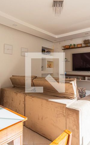 Casa à venda com 216m², 4 quartos e 2 vagas Casa à venda com 216m², 4 quartos e 2 vagasSala
