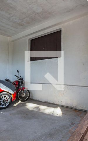 Casa à venda com 216m², 4 quartos e 2 vagas Casa à venda com 216m², 4 quartos e 2 vagasGaragem
