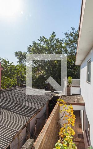 Casa à venda com 216m², 4 quartos e 2 vagas Casa à venda com 216m², 4 quartos e 2 vagasVista do Acesso Área de Serviço