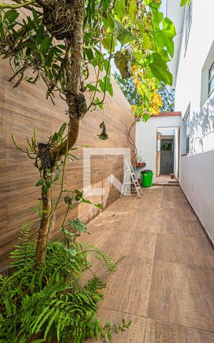 Casa à venda com 216m², 4 quartos e 2 vagas Casa à venda com 216m², 4 quartos e 2 vagasCorredor Casa Inferior