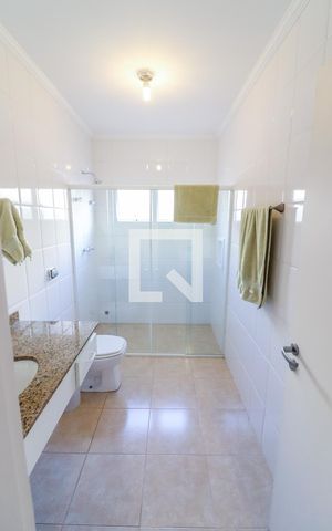 Casa à venda com 490m², 4 quartos e 4 vagas Casa à venda com 490m², 4 quartos e 4 vagasSuite 2