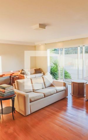 Casa à venda com 490m², 4 quartos e 4 vagas Casa à venda com 490m², 4 quartos e 4 vagasSala Estar