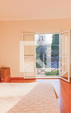 Casa à venda com 490m², 4 quartos e 4 vagas Casa à venda com 490m², 4 quartos e 4 vagasSuite 3 e 4 ( Master )