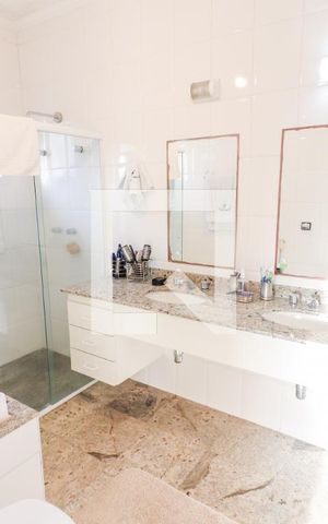 Casa à venda com 490m², 4 quartos e 4 vagas Casa à venda com 490m², 4 quartos e 4 vagasSuite 3 e 4 ( Master )